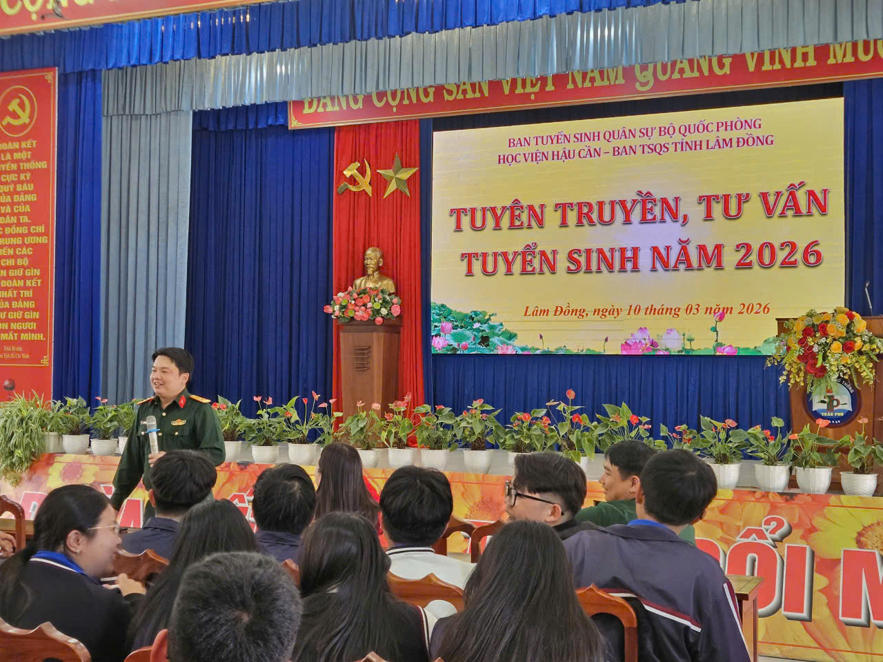 LAN TỎA KHÁT VỌNG KHOÁC ÁO LÍNH TỪ CHƯƠNG TRÌNH TƯ VẤN TUYỂN SINH CỦA HỌC VIỆN HẬU CẦN